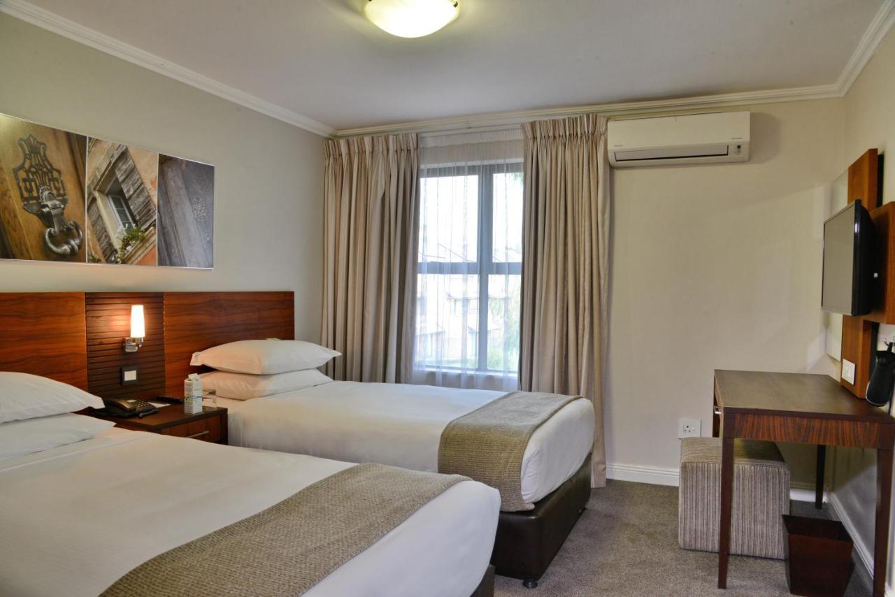 City Lodge Hotel Eastgate ヨハネスブルグ エクステリア 写真